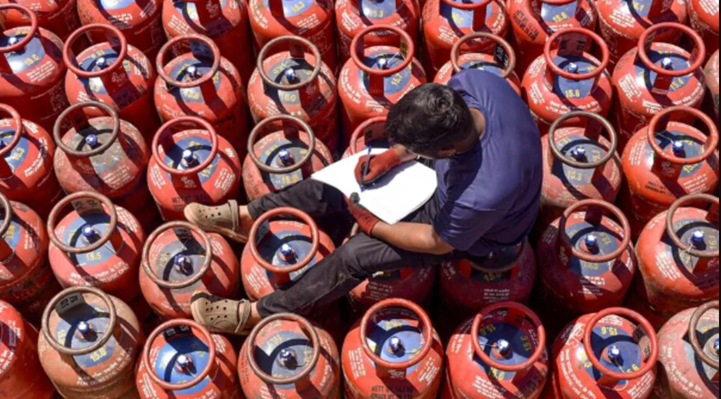 Commercial LPG Cylinder Price Cut